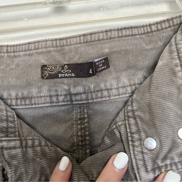 PrAna Corduroy Pencil Mini Skirt with Buttons an Pockets,Preppy, Dark academia - Picture 5 of 7